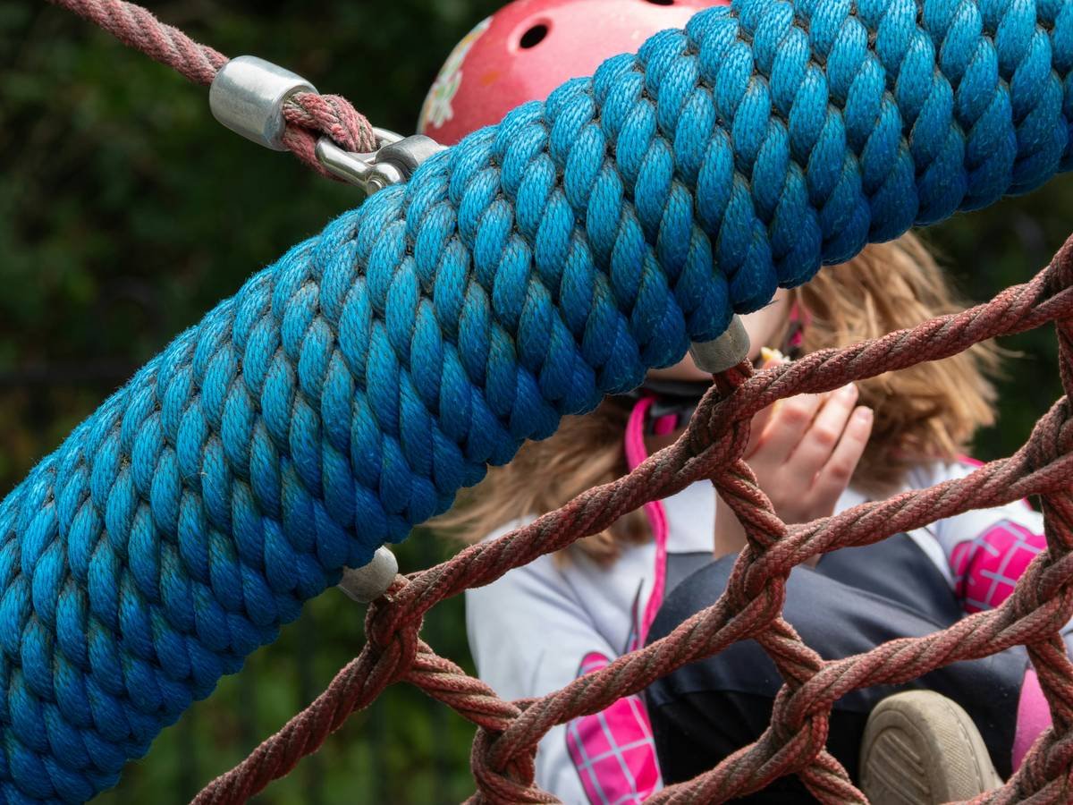 Infographic showing 47% of youth climbing incidents linked to anchor or belay errors, per UIAA 2022 data