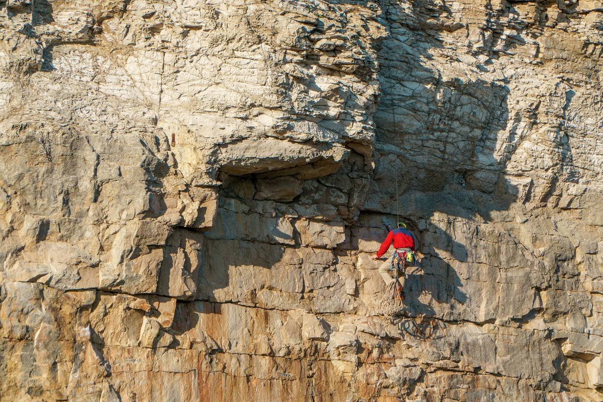 Is Your Next Adventure Mountain Climbing Doomed by Bad Anchors? Here’s How to Nail It